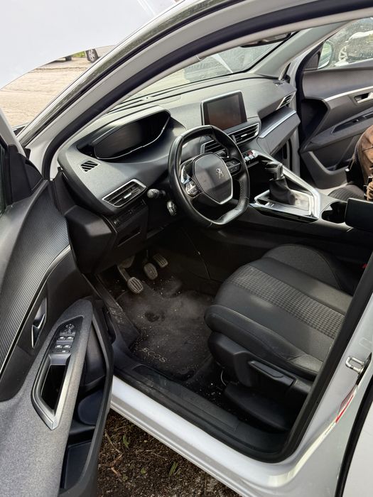 На части Peugeot 5008 1.2 бензин ръчка  208 000 km., 2019 година