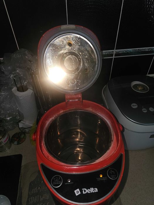 Термопот 4.5л в рабочем состоянии