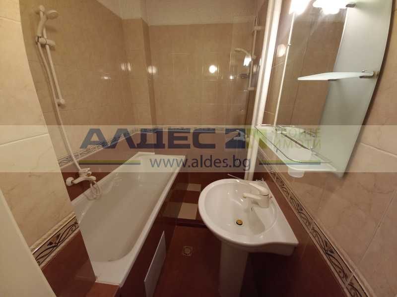 Дава се под наем Тристаен апартамент в София, Център - 107 кв.м за 1200 € - Снимка #10