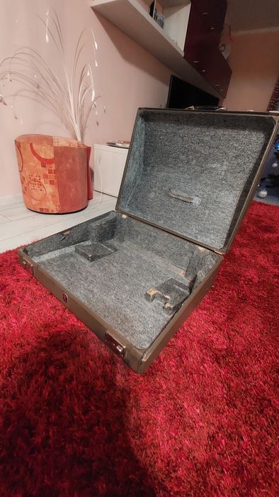 Vand Acordeon Hohner Tango 3
120 Basi 
9 Registre la.claviatura 
3 Reg