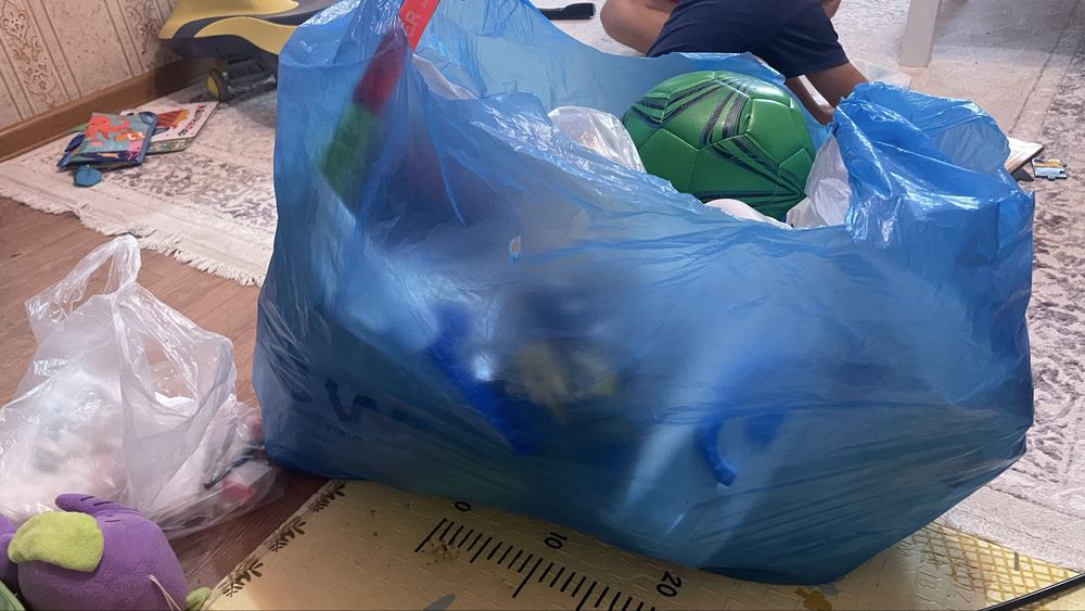 Продаю большой пакет игрушек для мальчика