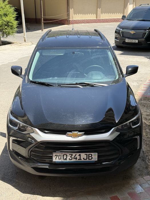 Tracker 2 Ls 2025 qora