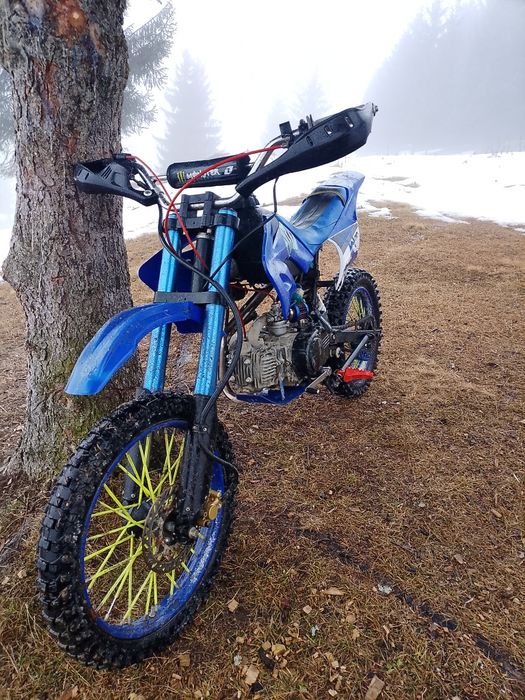 Vând sau schimb cros 125