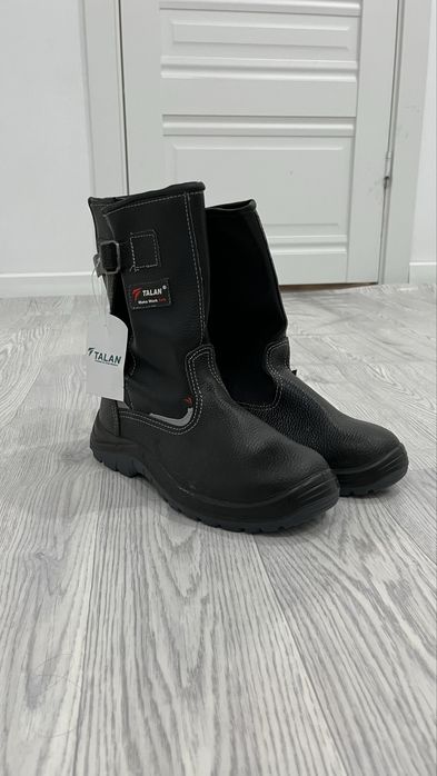 Продам спец обувь 40 размер