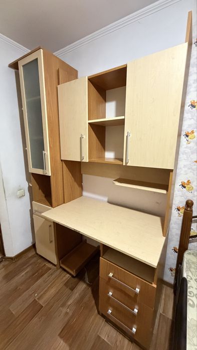 Раздельный кровать со шкафом