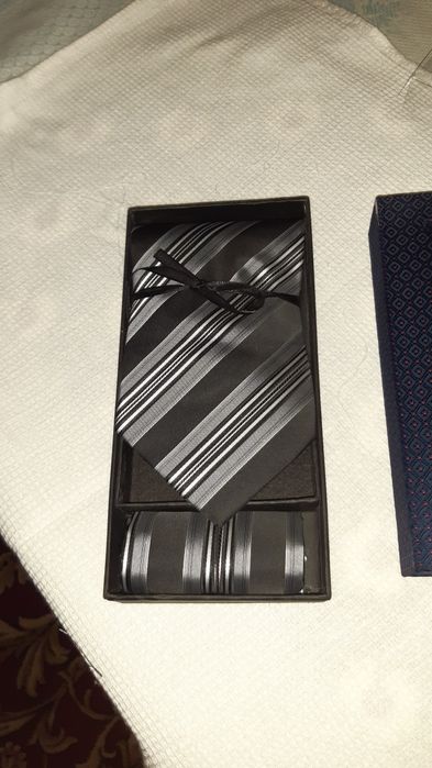 Галстуки в упаковке Подарочные наборы