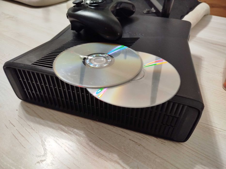 Продам XBOX 360 за 15500