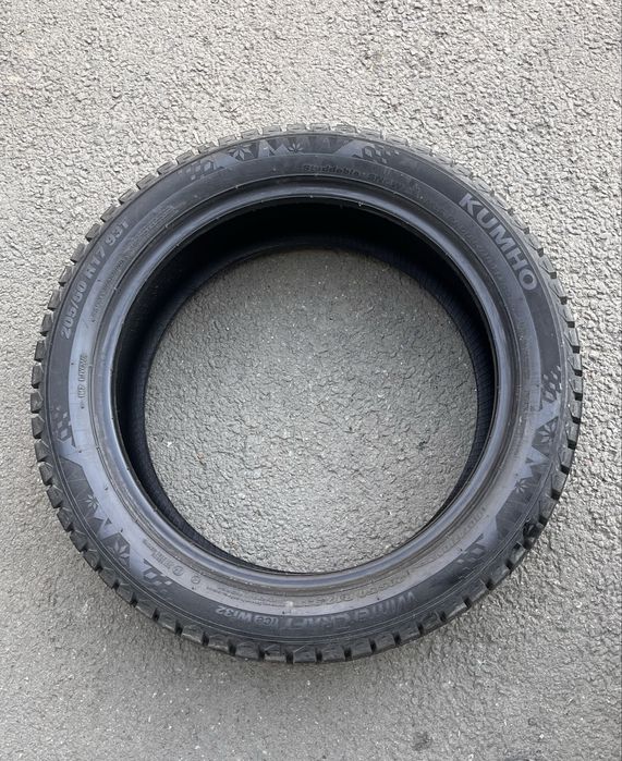 Продою авто шины с шипами