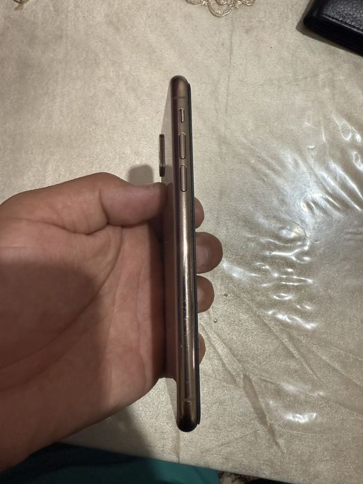 Iphone xs 64gb batareya yomkosti 74%