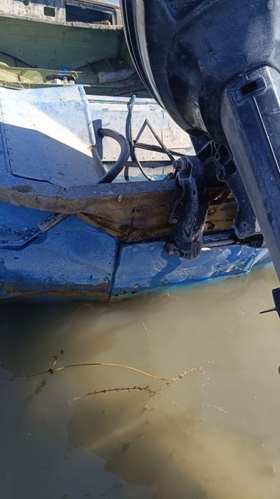 Лодка с мотором  продам