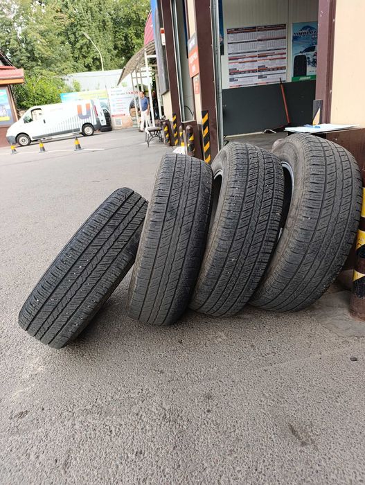 Автомобильные диски с шинами