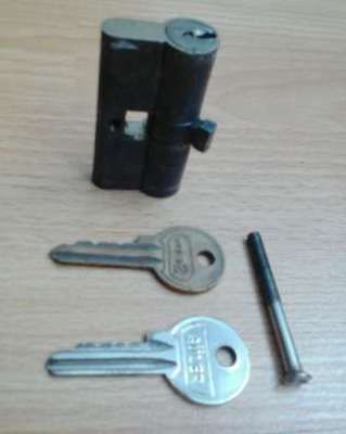 Butuc yală apartament cu 2 chei