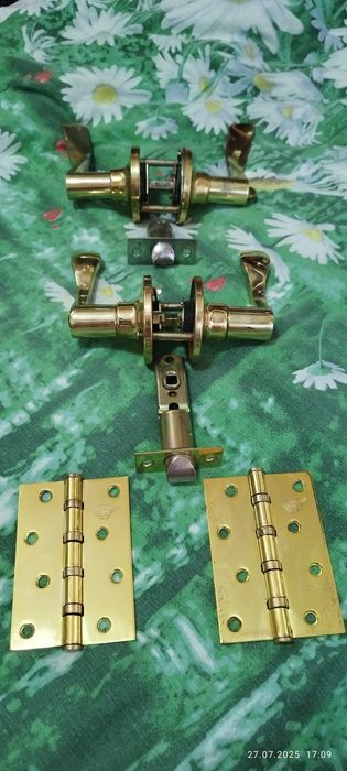 Замок дверной навесы 2 штуки!!!