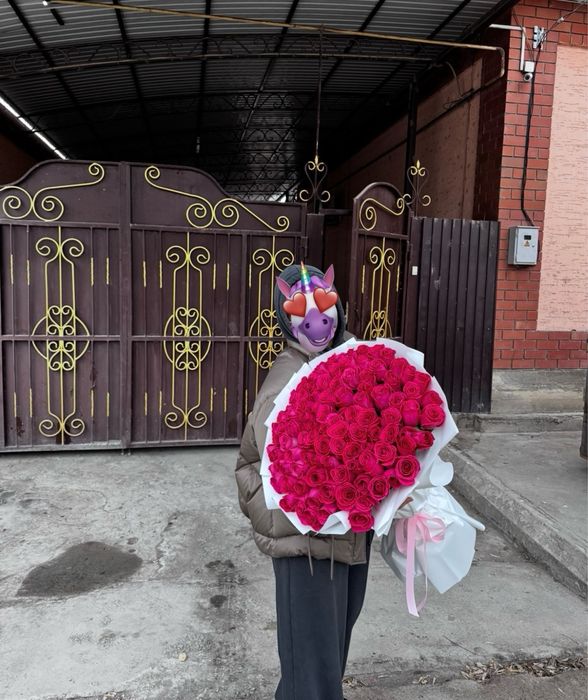 101 шт. Свежие голландские метровые розы