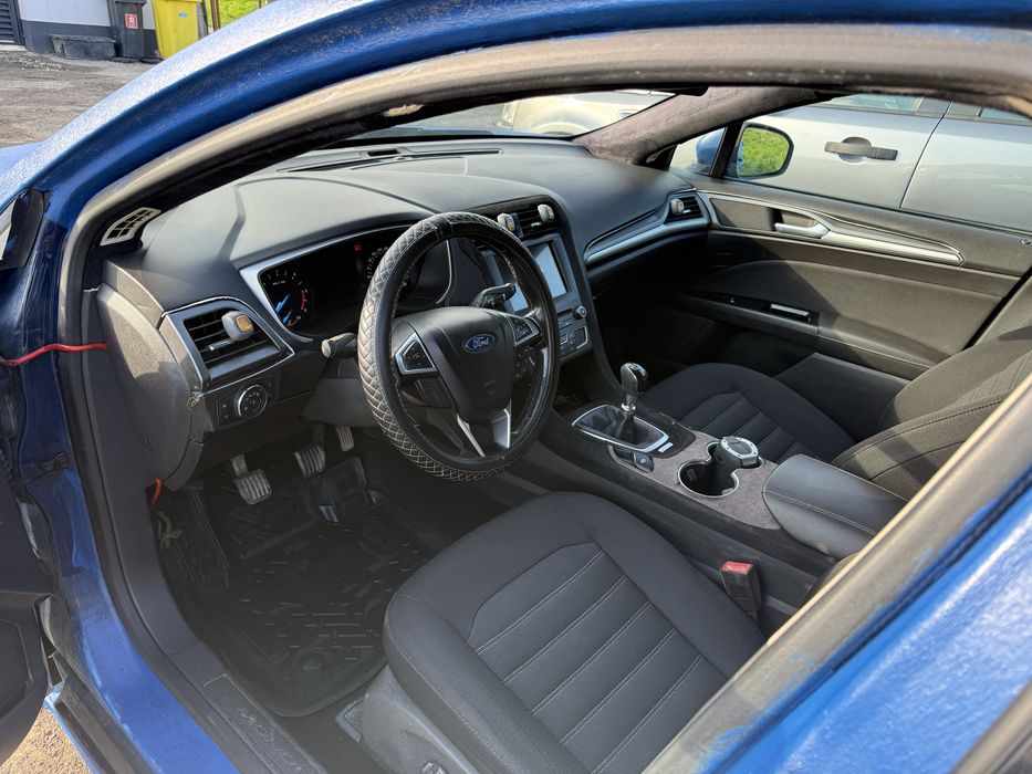 Ford mondeo mk5.