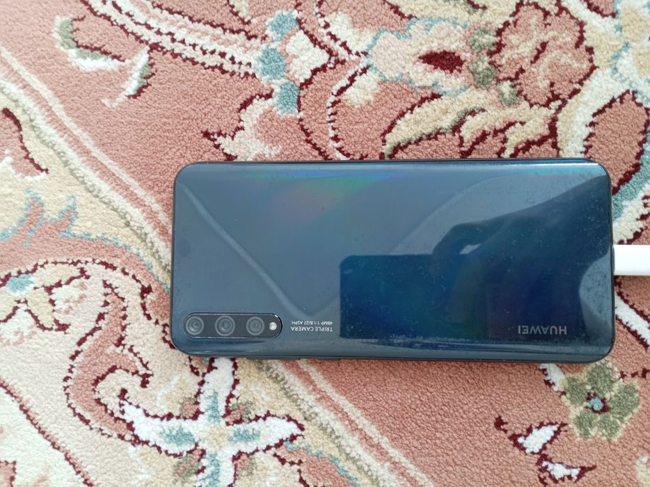 телефон huawei y8 на запчасти