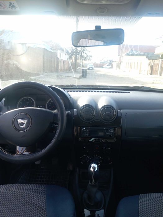 Vand Duster anul 2012,  benzina 16, 16 v, plus GPL, tractiune 2 x 4