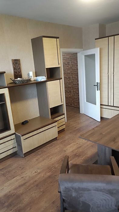 Двустаен апартамент в кв К.Париж