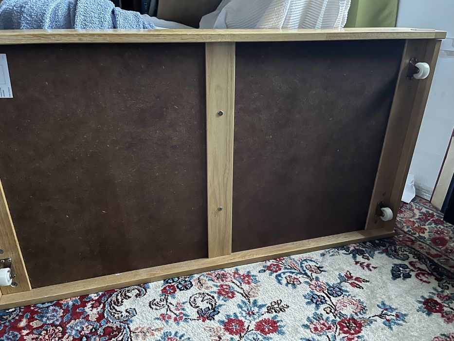 Шкафче под детско легло