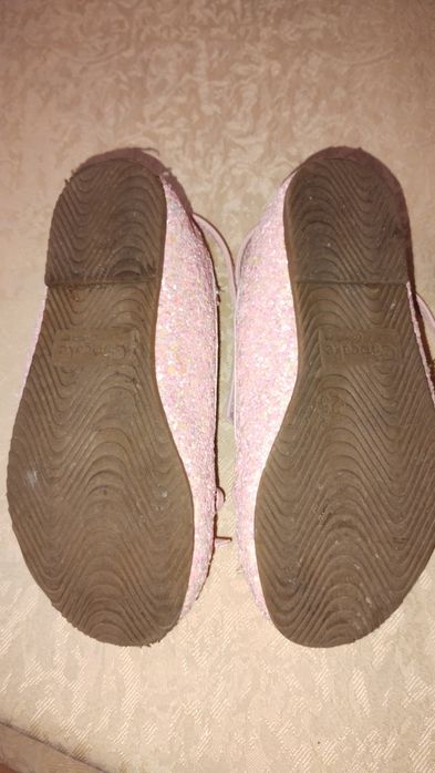 Розови детски обувки