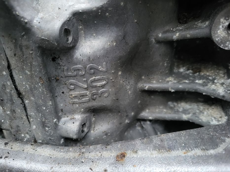 Двигатель Субару 2.5 на запчасти