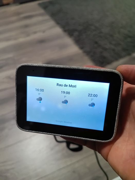 Lenovo smart clock cu Google