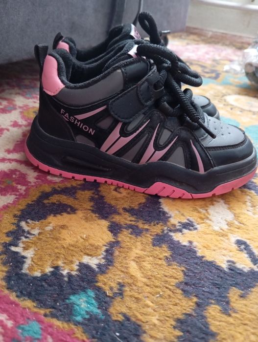 Продам овувь красовочки 29 размер