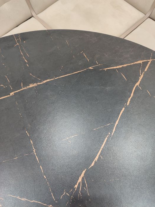 Продам обеденный стол