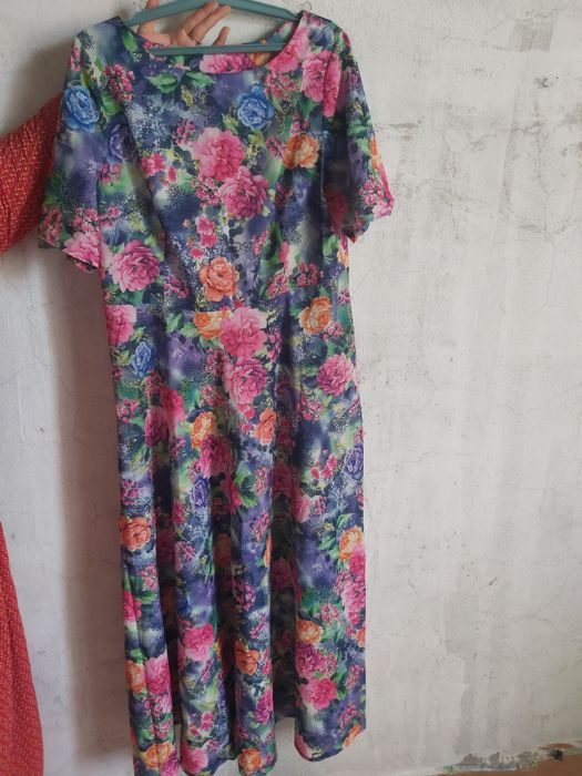 Продаётся платья и пальто