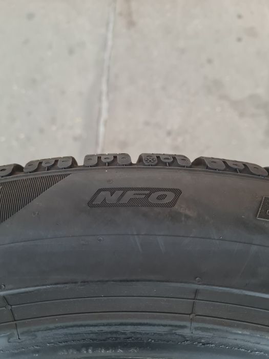 Зимни гуми 2 броя PIRELLI Pzero 285 40 R20 дот 3922