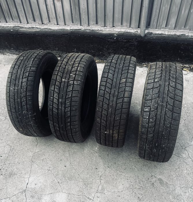 Всесезонная резина 215 70 R15