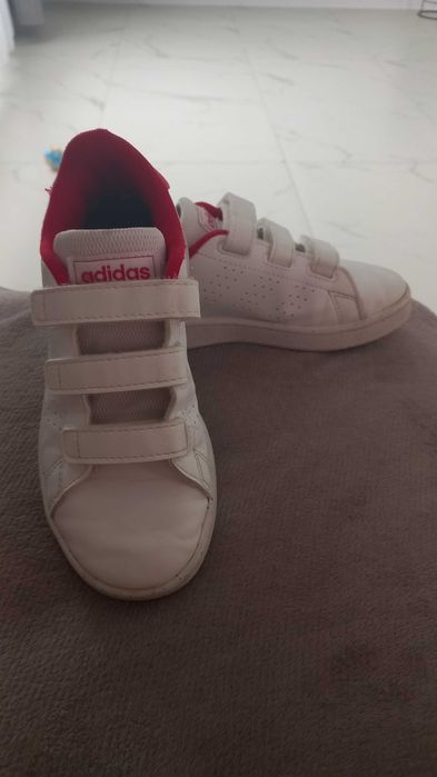 Маратонки за момиче Adidas
