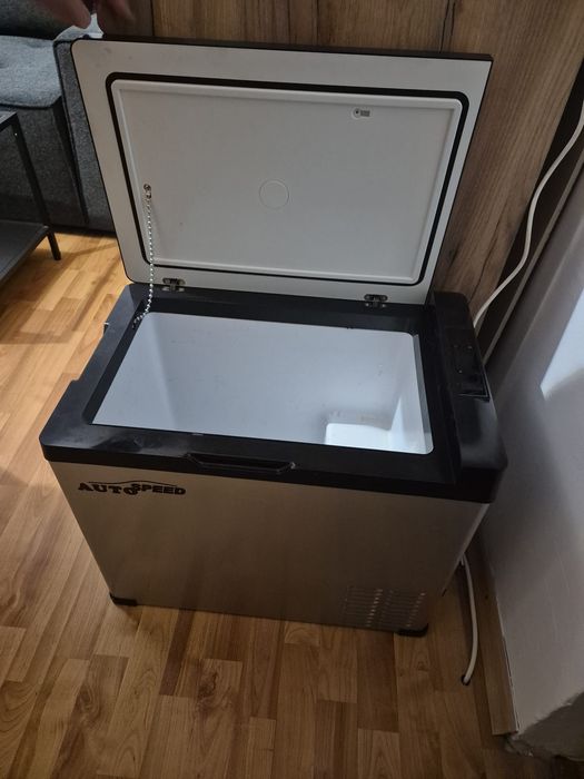 Lada frigorifica auto 50 L cu garanție