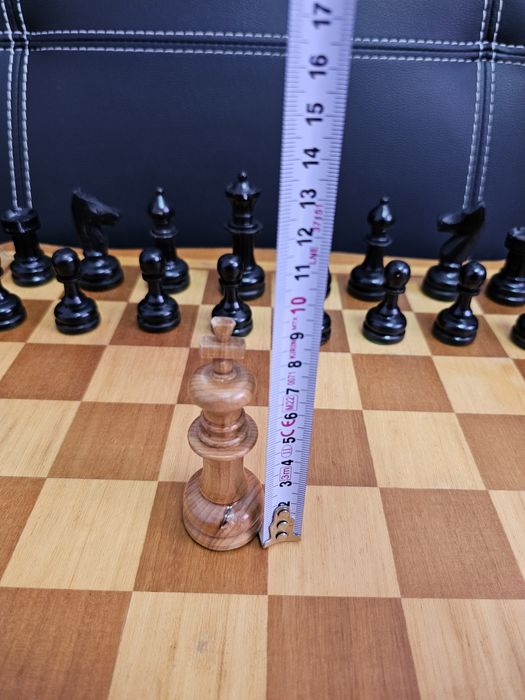 Стар дървен класически шах