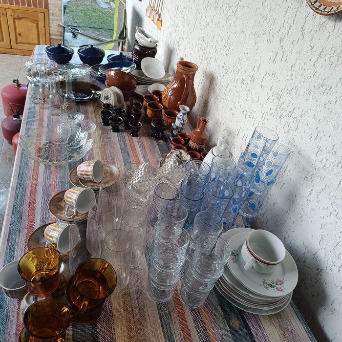 Сервизи чаши чинии керамика кристални чаши, юзчета