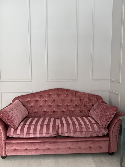 Продам диван! Розовый велюр!
