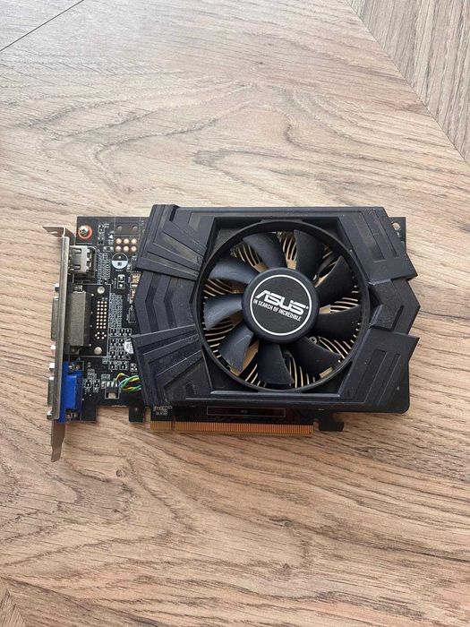 Placi video Asus GTX 750 1GB si GT 730 2GB