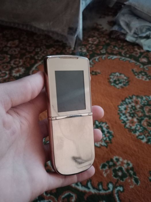 8800 Vertu oltin rang