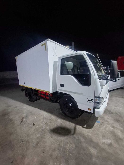 ISUZU sotiladi 2.5 tonnalik