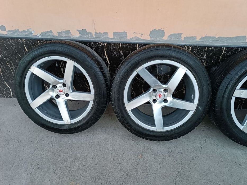 Vossen Diska Balon 5 Tali Holati Yaxshi 215 55 R17