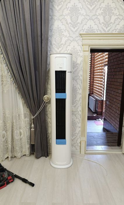 Show- rum MIDEA Kolonli konditsioneri – 24,000 Btu / wi-fi / Invertor