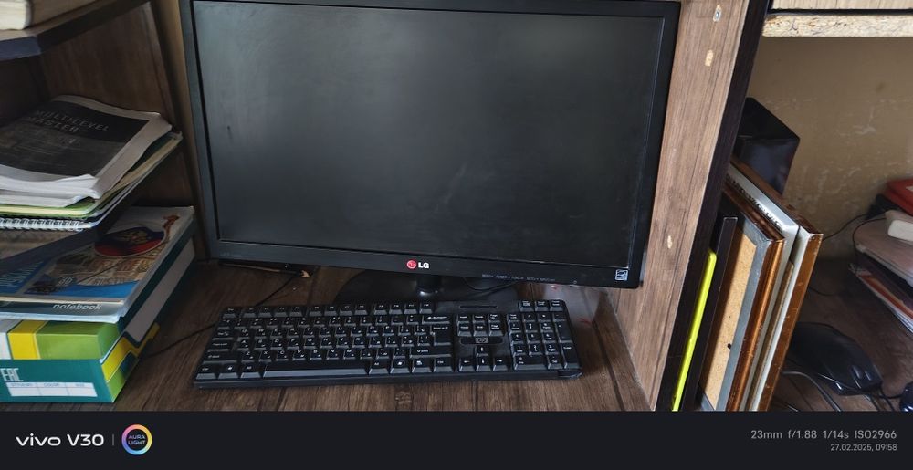 Продам компьютер с монитором и аксессуарами по выгодной цене!