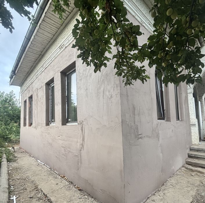 Casa spatioasa de vanzare