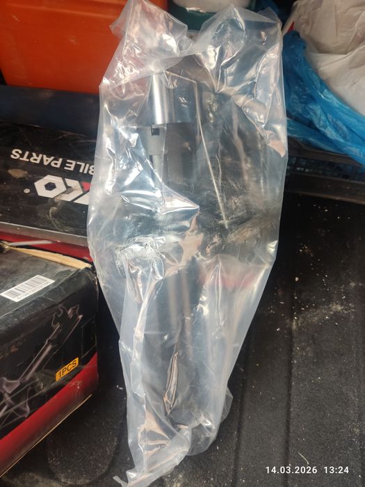 Стойки передние Шкода суперб