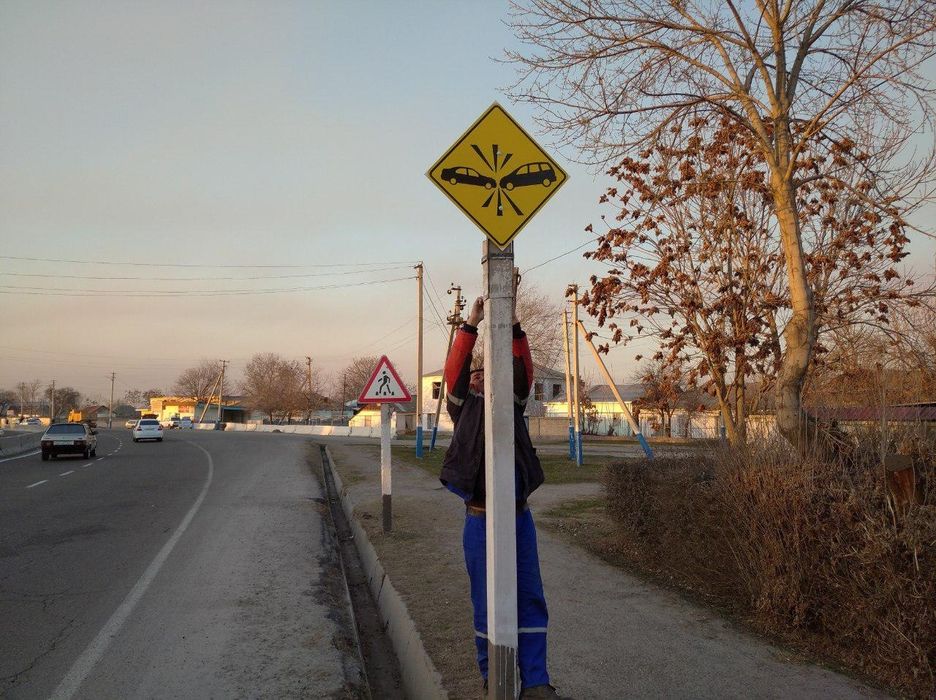 Дорожные знаки. SVETAFOR Яасаймиз Ўрнатамиз, Asfalt yotqizamiz