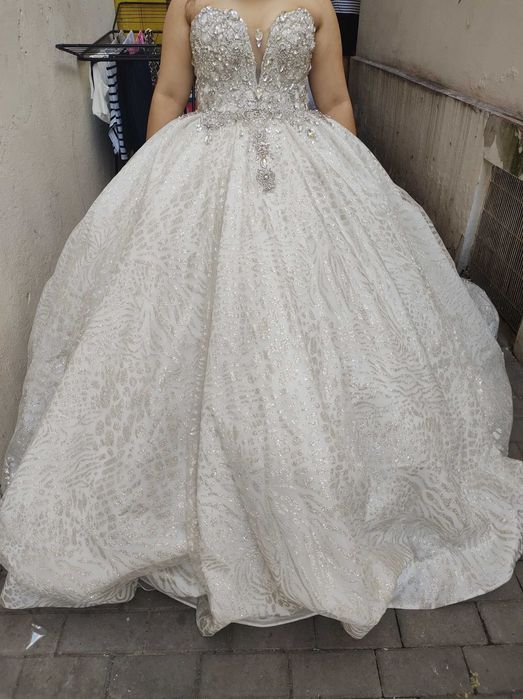 Rochie de mireasa stil prințesa Iași