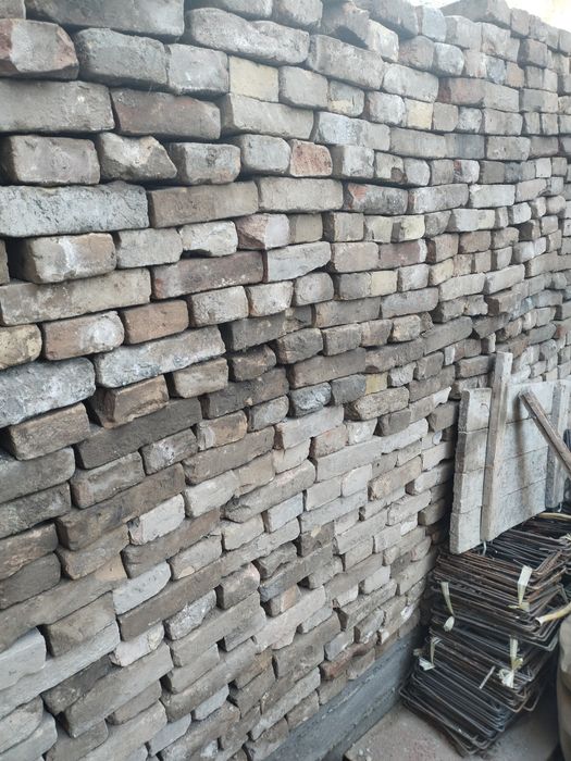 Николай гишти сотилади Эски иморатдан чикан гишт ажратиб олиш йук сама