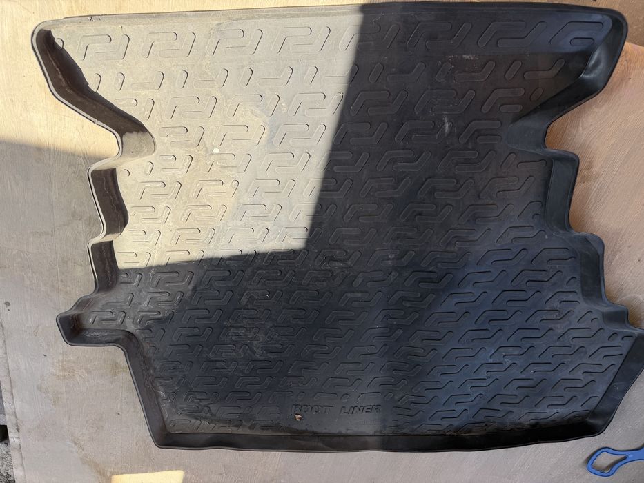 Корвик для багажника камри 40