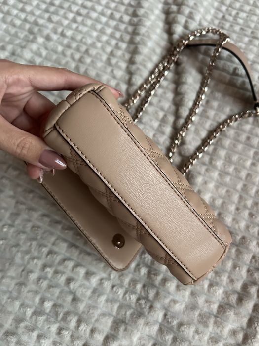 Оригинална чанта guess