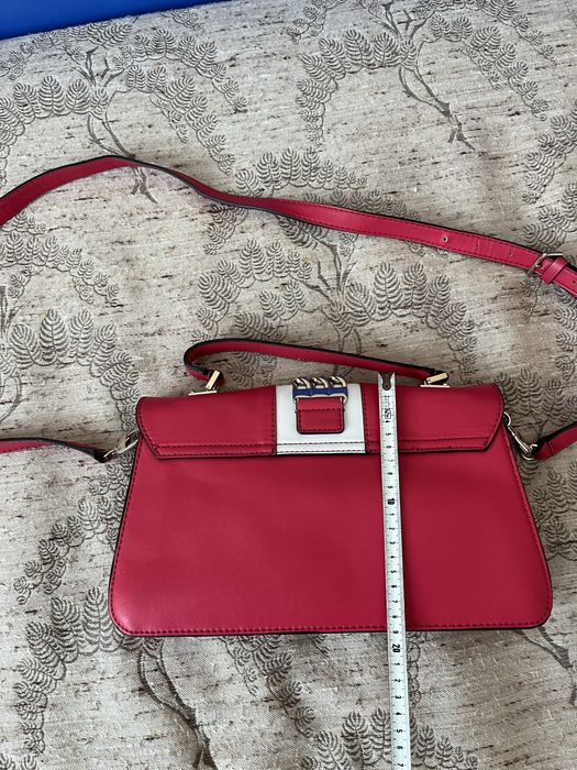 Страхотна оригинална чанта на Guess/Гес, наситено розова